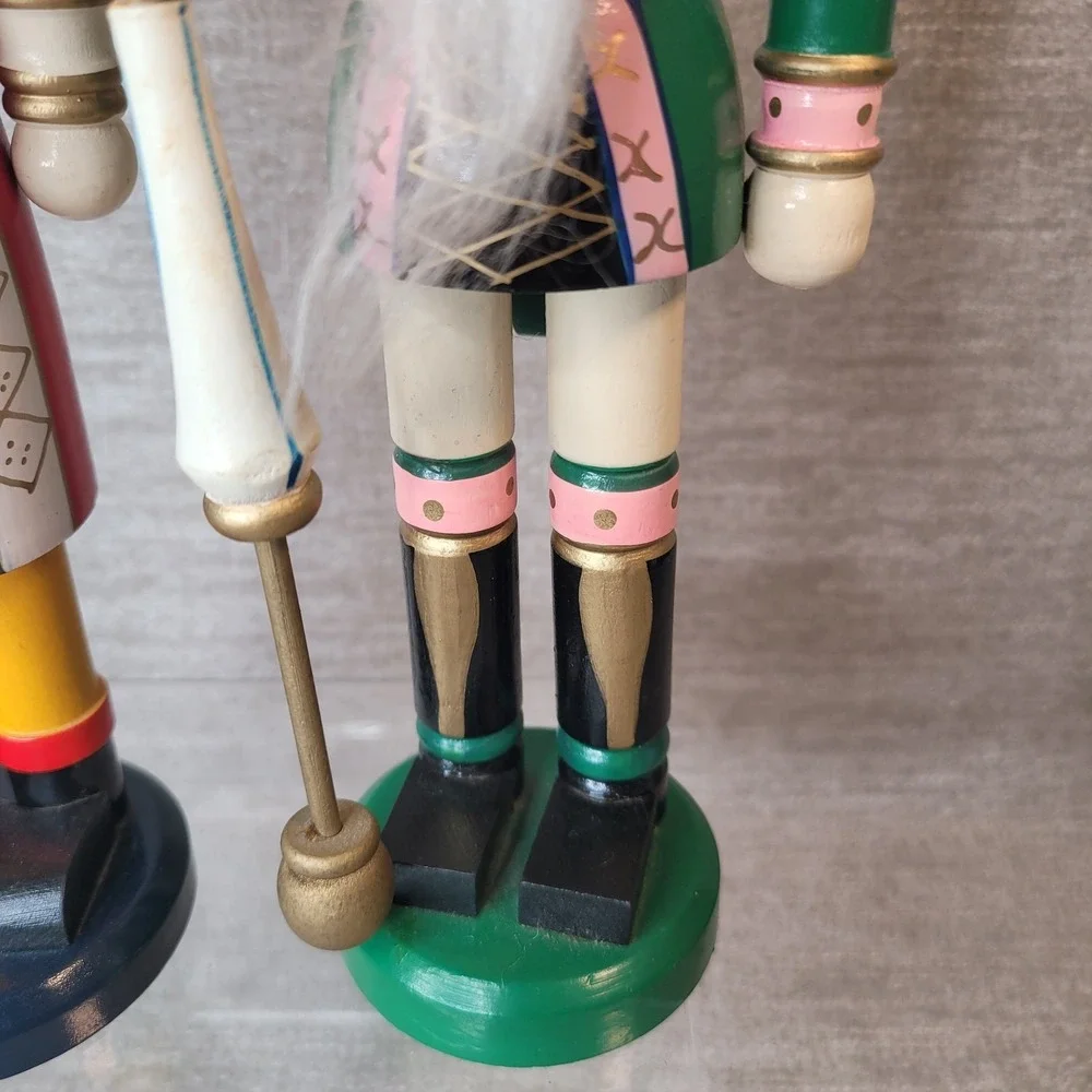 2 Wooden Nutcrackers Red Green Pink Multicolor 12